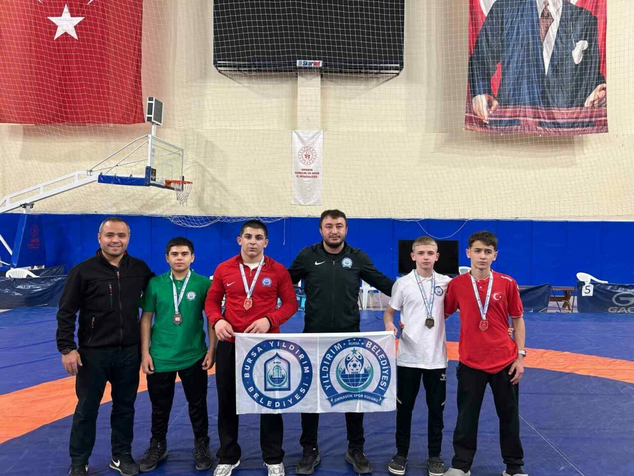 Minderde Yıldırım rüzgarı