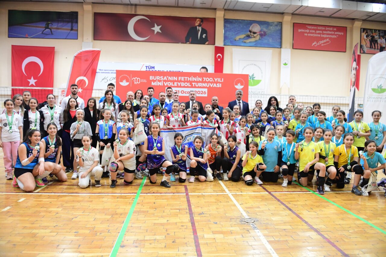 Bursa’da Mini Voleybol Turnuvası’nda Ödüller sahiplerini buldu