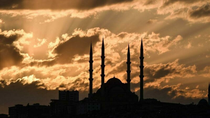 İslam inancına göre, Hazreti Muhammed'in, Allah'ın daveti üzerine Mescid-i Haram'dan