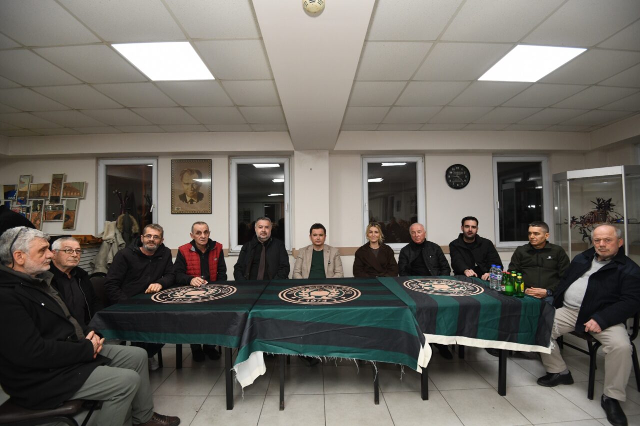 Başkan Aydın’dan Namık Kemal Spor Kulübü’ne ziyaret Başkan Aydın’dan Namık Kemal Spor Kulübü’ne ziyaret