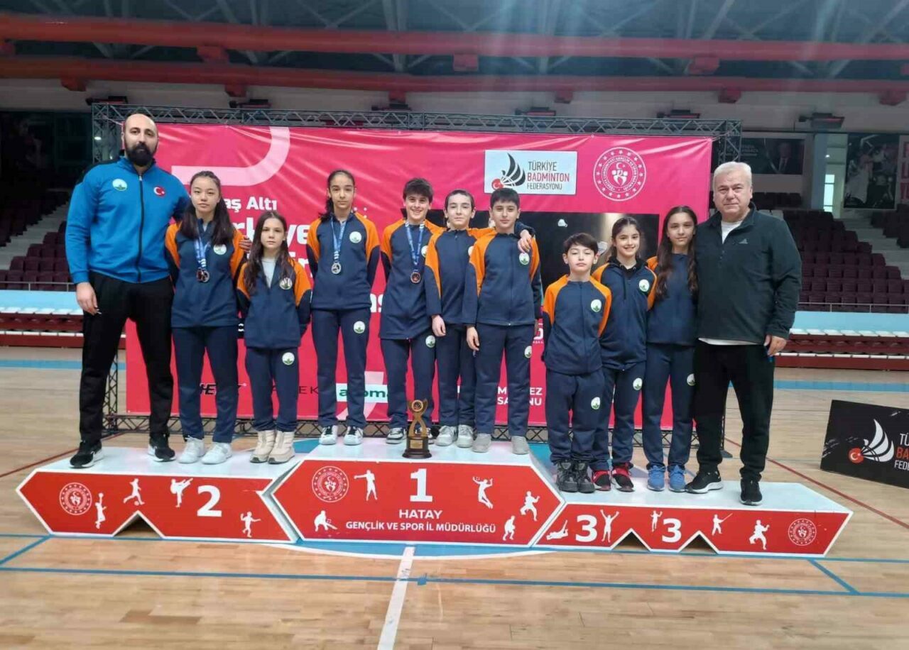 Osmangazili badmintoncular, Türkiye Şampiyonası’nda parladı Osmangazili badmintoncular, Türkiye Şampiyonası’nda parladı