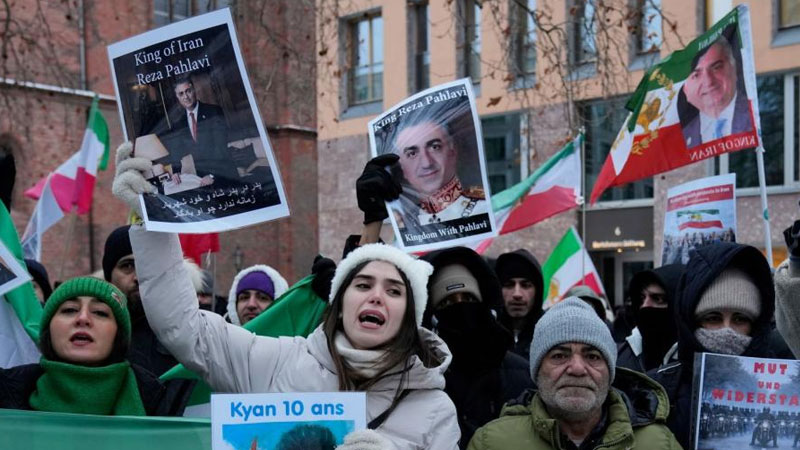 “Sürgündeki prens” Rıza Pehlevi kim?