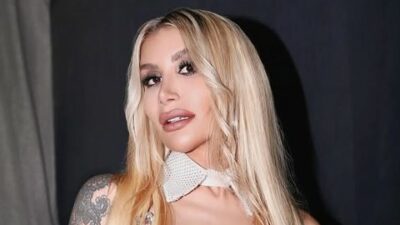 Sevgilisini öpücüklere boğduğu anlar!