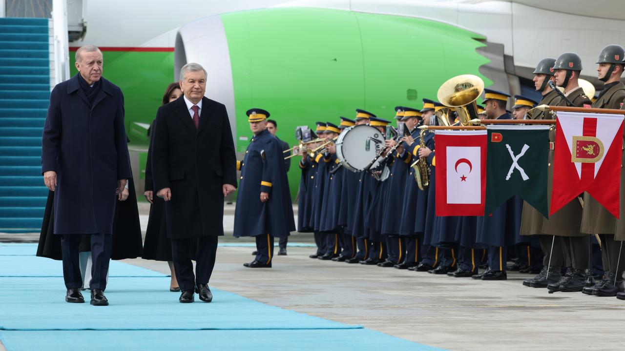 Özbekistan Cumhurbaşkanı Mirziyoyev Ankara’da! Resmi törenle karşılandı Özbekistan Cumhurbaşkanı Mirziyoyev Ankara’da! Resmi törenle karşılandı