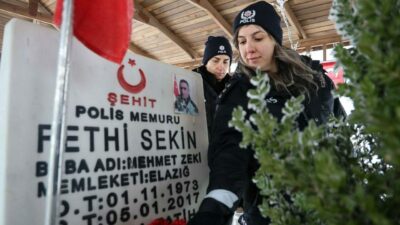 Şehit Fethi Sekin kabri başında anıldı