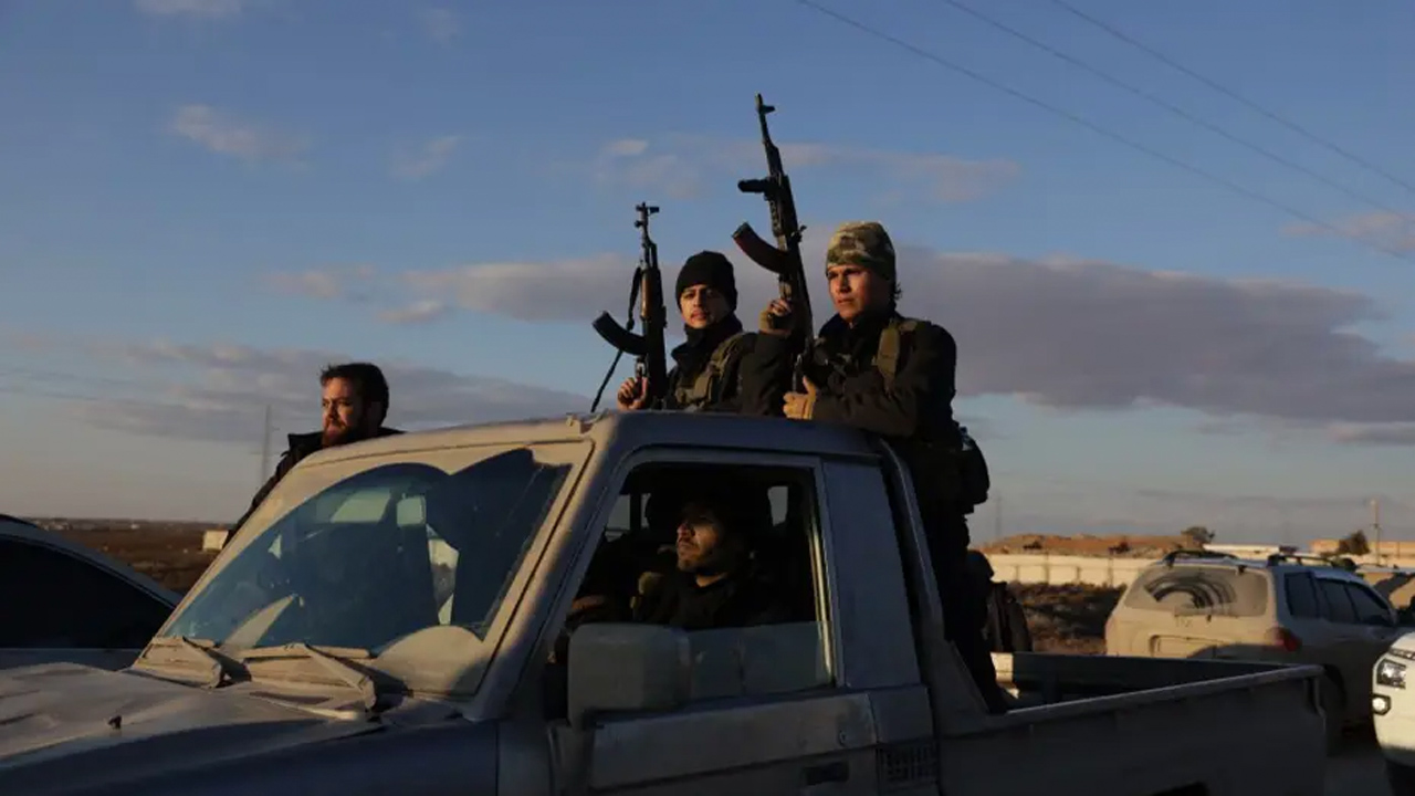 Suriye’de YPG için yolun sonu! Ankara gelişmeleri yakından takip ediyor Suriye’de YPG için yolun sonu! Ankara gelişmeleri yakından takip ediyor