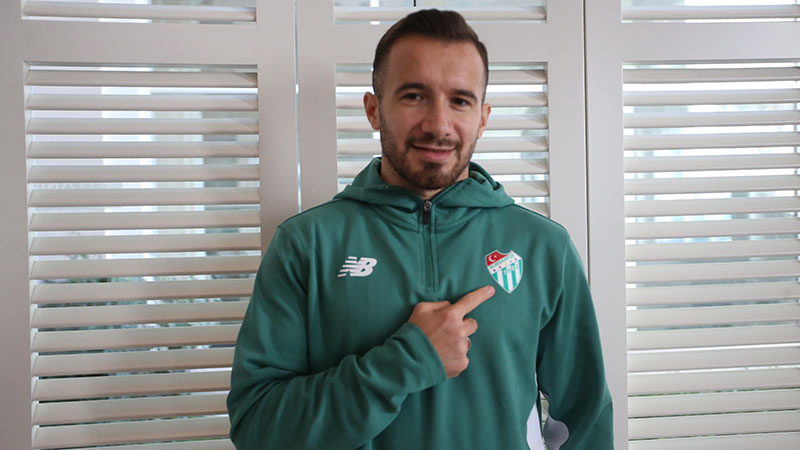 Bursaspor’un yeni transferinden çok özel açıklamalar: “Hayalimi yaşıyorum” Bursaspor’un yeni transferinden çok özel açıklamalar: “Hayalimi yaşıyorum”