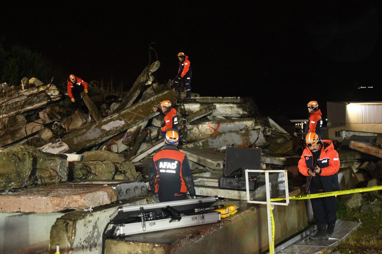 Bursa’da gerçeğini aratmayan deprem tatbikatı