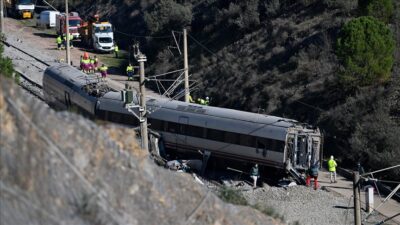 Hızlı tren faciasında ölü sayısı 41’e yükseldi