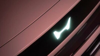 Otomobil devinin logosu değişiyor