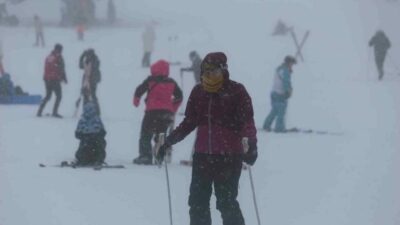 Uludağ, sömestr tatilinin son virajında dolup taşıyor