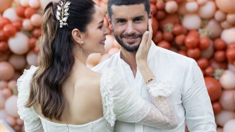 Ünlü çiftten romantik poz!