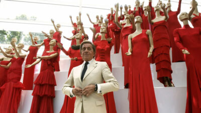 Bir renkle moda tarihine damga vurdu! Valentino kırmızısı nedir?