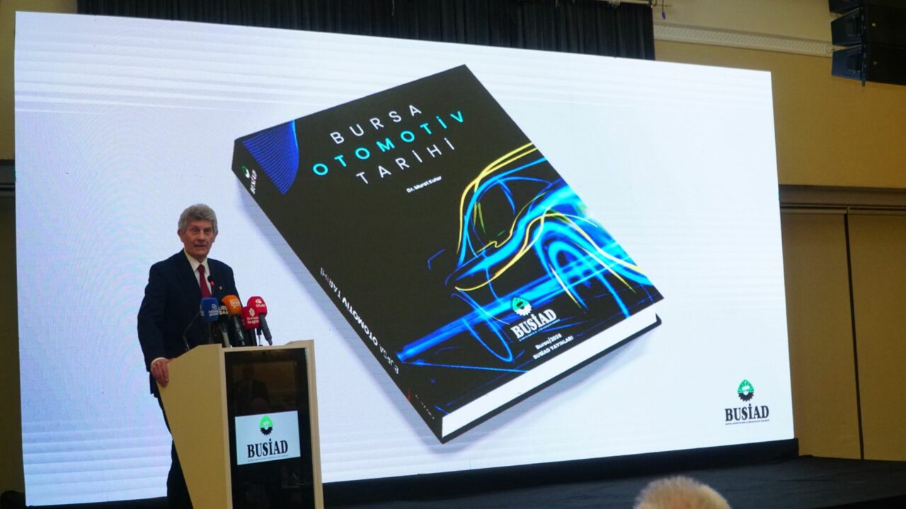 Bursa’nın lokomotif sektörü kitap oldu! Bursa’nın lokomotif sektörü kitap oldu!