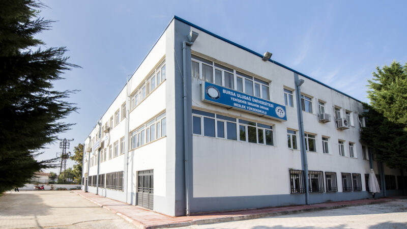 Bursa Uludağ Üniversitesi’ne büyük onur; 14 MYO’suna tam destek Olay Gazetesi Yazarı Ahmet Emin Yılmaz, Bursa Uludağ Üniversitesi'ne bağlı