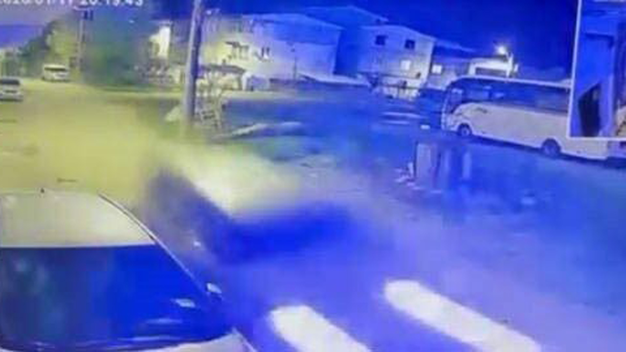 Yer: Bursa… Park halindeki otomobile çarpıp kaçtı