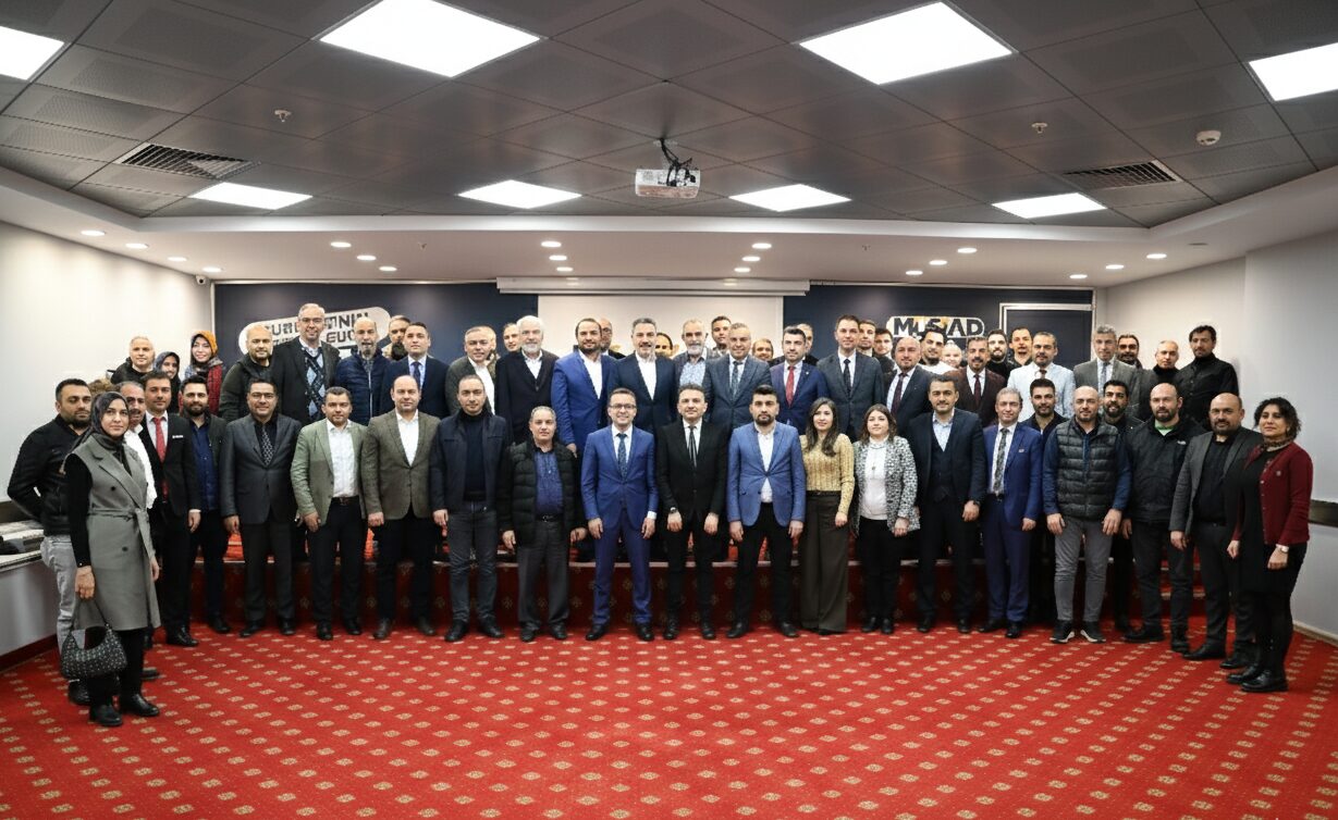 Bursa'daki mesleki eğitimde'Okul-Sanayi' işbirliği 4 1 3