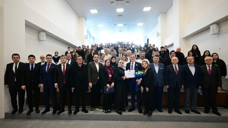 BTSO Başkanı Burkay’dan gençlere dönüşüm mesajı Bursa Ticaret ve Sanayi Odası (BTSO) Yönetim Kurulu Başkanı İbrahim