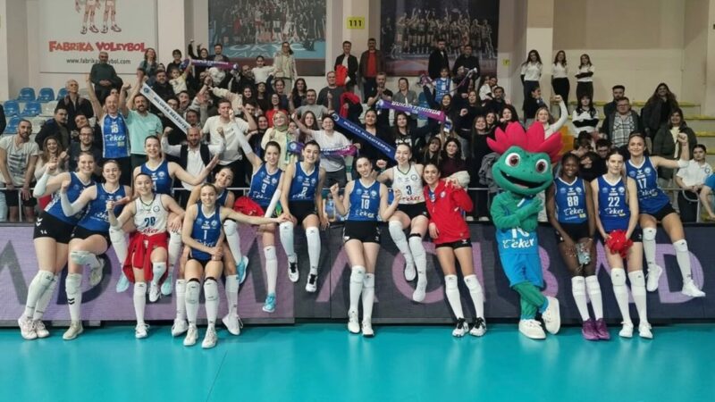 Vodafone Sultanlar Ligi'nin 22. haftasında seyircisi önünde Kuzeyboru Spor Kulübü'nü