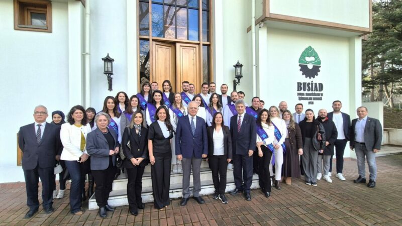 BUSİAD İK Kodları mezun verdi BUSİAD İK Kodları mezun verdi