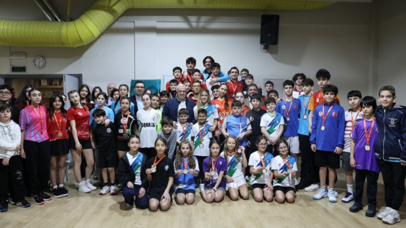 Nilüfer Belediyesi Squash Turnuvası, Türkiye'nin dört bir yanından gelen genç