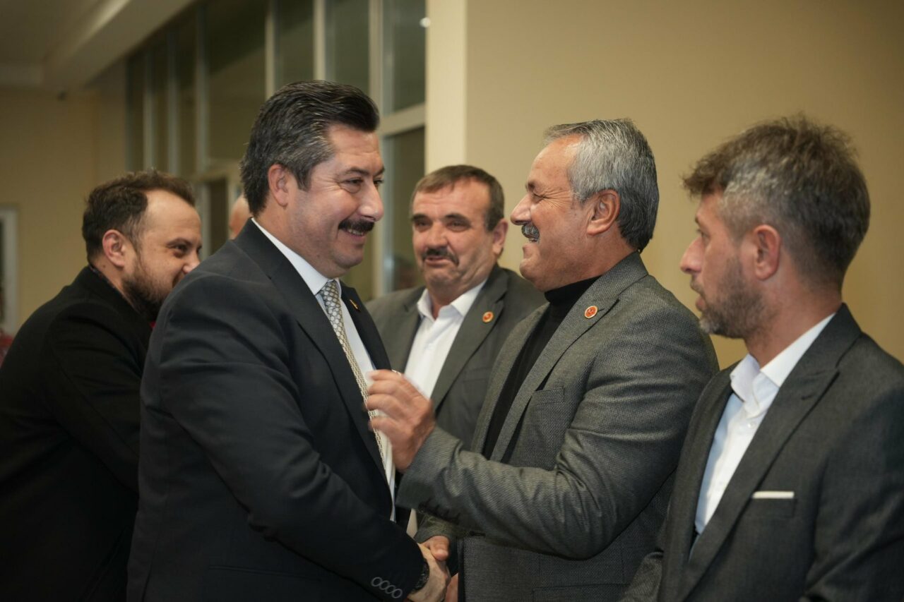 Yenişehir’de muhtarlarla dayanışma gecesi