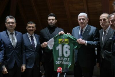 İYİ Parti lideri Müsavat Dervişoğlu’ndan Bursaspor’a ziyaret
