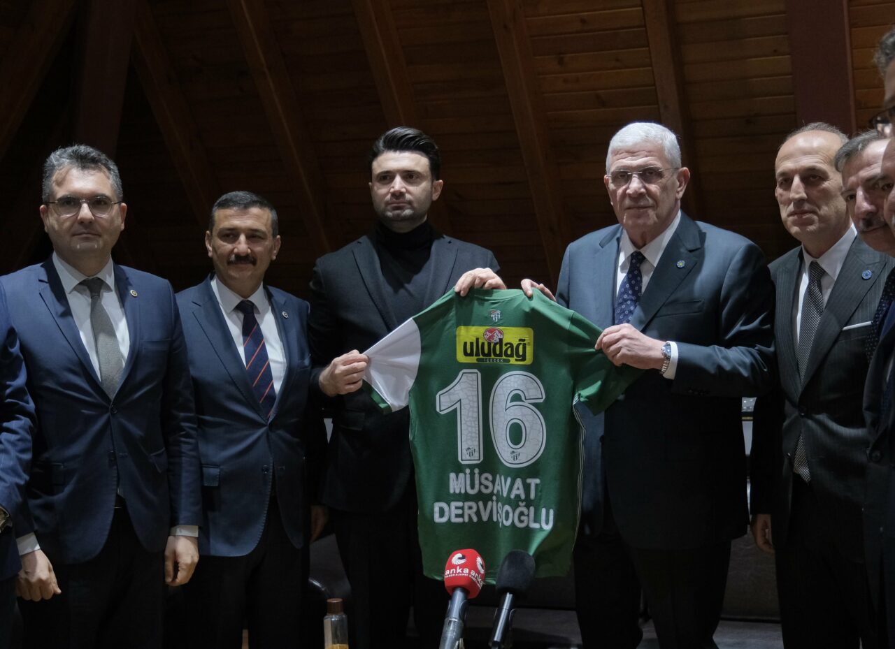 İYİ Parti lideri Müsavat Dervişoğlu’ndan Bursaspor’a ziyaret