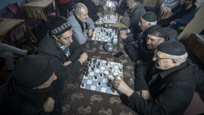 Satranç tutkunu amcalar!