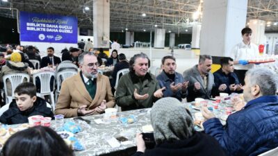 Bursa Kestel’de geleneksel sokak iftarı coşkusu