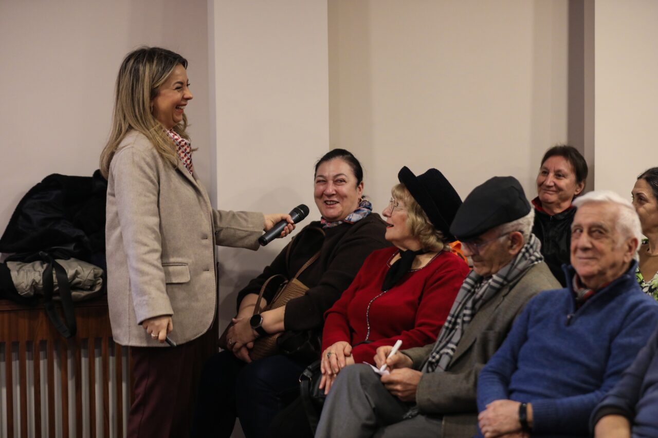 Bursa’da sanat ve düşüncenin ışığında sevgi konuşuldu Bursa’da sanat ve düşüncenin ışığında sevgi konuşuldu
