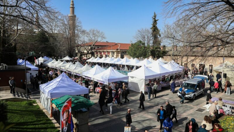 Bursa’daki bu pazara yoğun ilgi! Doldu taştı…