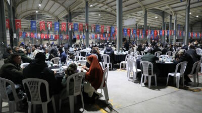 Bursa Büyükşehir’in iftar sorası İnegöl’de kuruldu