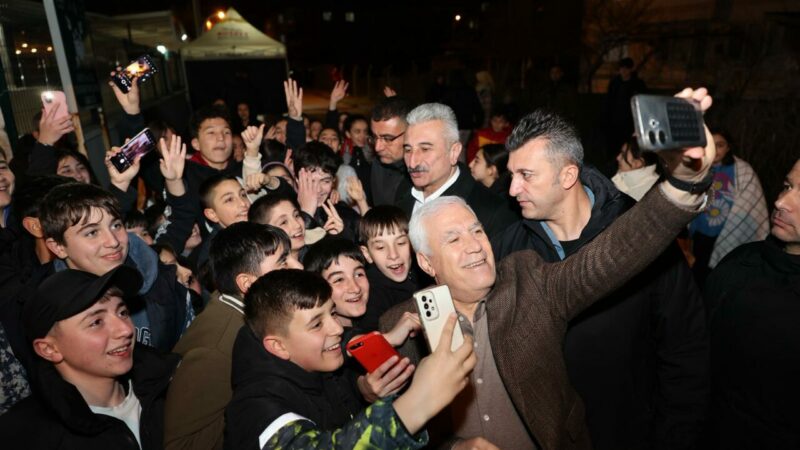 Başkan Mustafa Bozbey’den Gürsu’ya Yakın Çevre Yolu müjdesi Bursa Büyükşehir Belediyesi tarafından Gürsu ilçesinde düzenlenen iftar programında konuşan