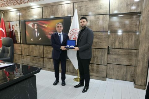 Bursaspor Başkanı Enes Çelik’ten Gençlik ve Spor İl Müdürü Rahmi Aksoy’a ziyaret