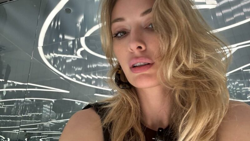 Mutluluk dolu pozlarını peş peşe paylaştı.