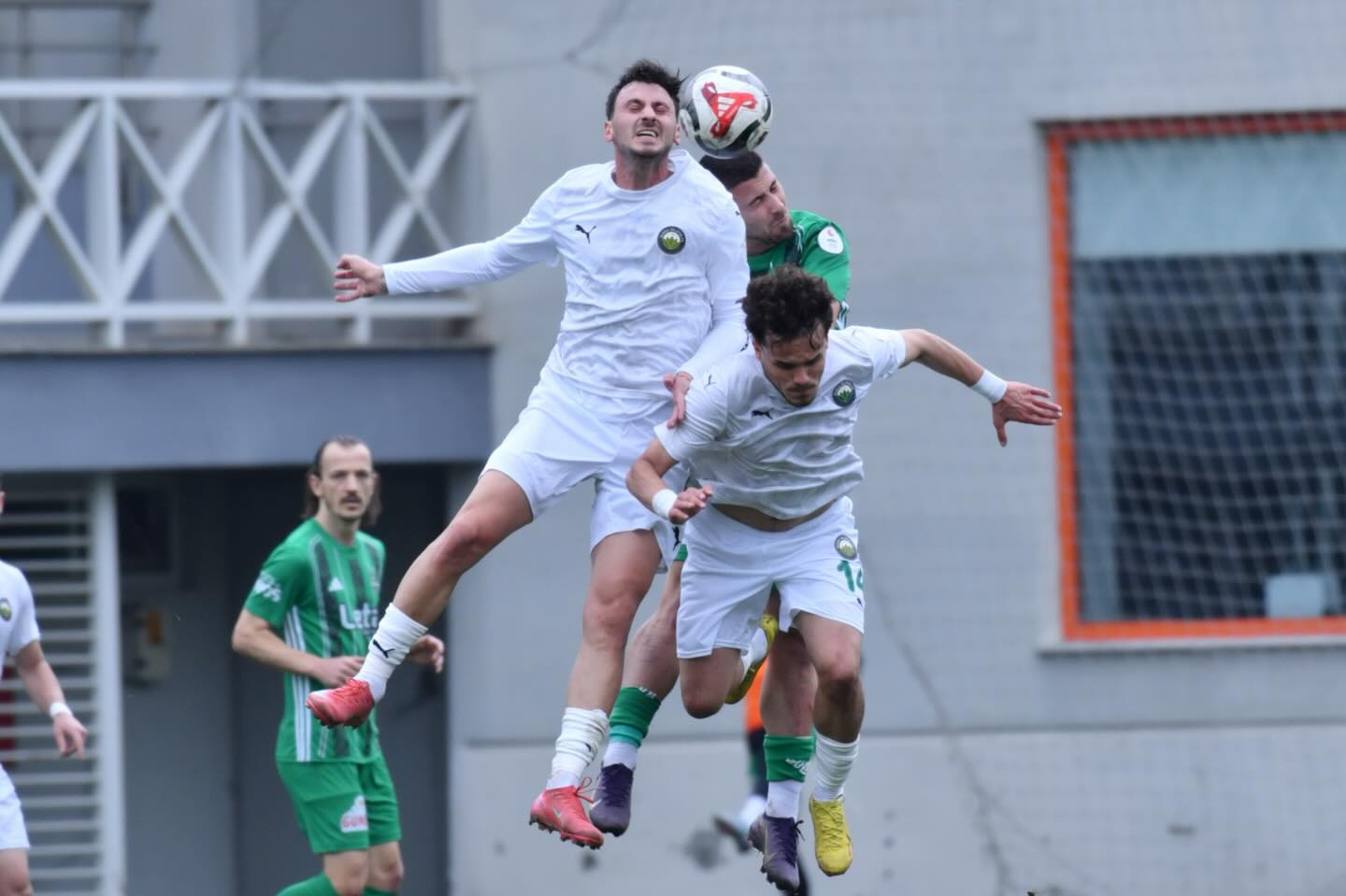 3.Lig’de kıran kırana geçen Bursa derbisinde skoru lider belirledi 3.Lig’de kıran kırana geçen Bursa derbisinde skoru lider belirledi