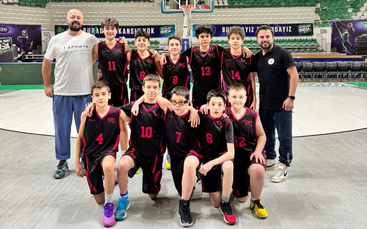 Tan Okulları Basketbol Takımı’ndan büyük başarı Tan Okulları Basketbol Takımı’ndan büyük başarı