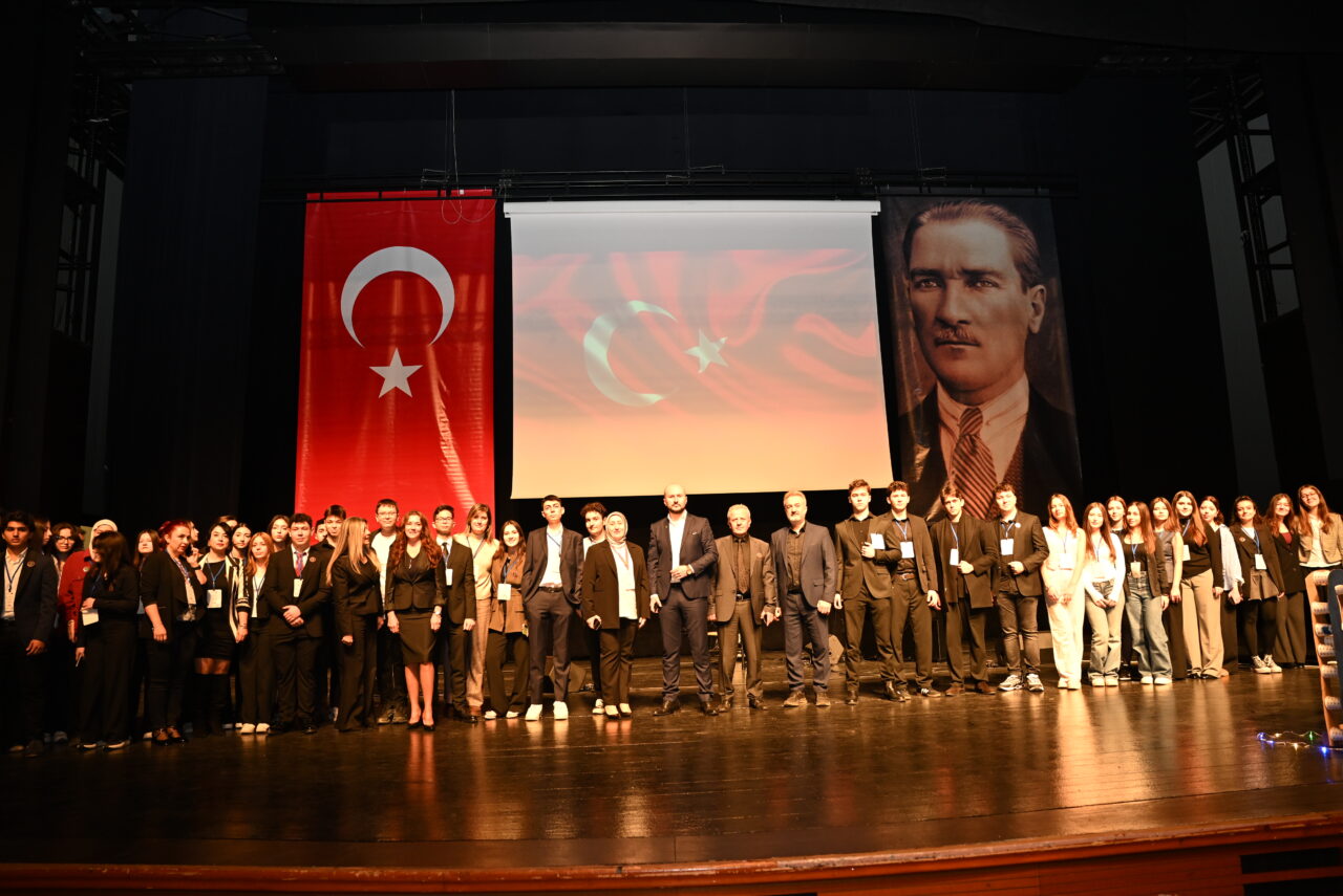 Bursa’da gençlerin girişimcilik heyecanı başladı Bursa’da gençlerin girişimcilik heyecanı başladı