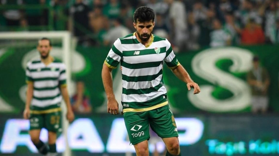 Bursasporlu futbolcunun transferinde pürüz çıktı! Başka takıma mı gidiyor? Bursasporlu futbolcunun transferinde pürüz çıktı! Başka takıma mı gidiyor?