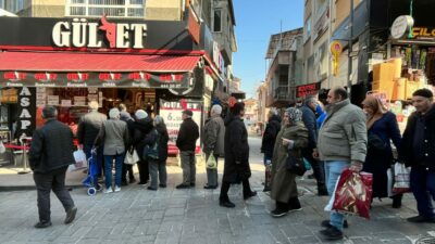 Bursa’da uygun fiyatlı ete akın! Kuyruk metrelerce uzadı