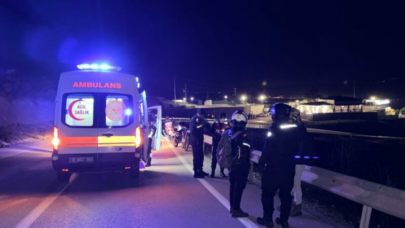 Bursa’da korkunç kaza! 17 yaşındaki genç metrelerce savruldu Bursa’da korkunç kaza! 17 yaşındaki genç metrelerce savruldu