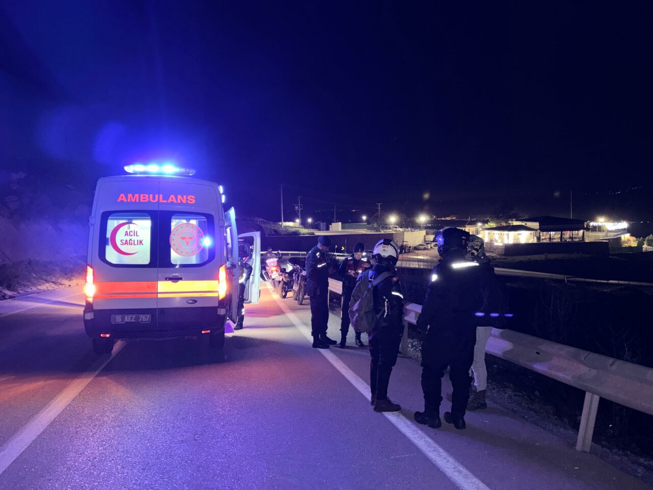 Bursa’da korkunç kaza! 17 yaşındaki genç metrelerce savruldu Bursa’da korkunç kaza! 17 yaşındaki genç metrelerce savruldu