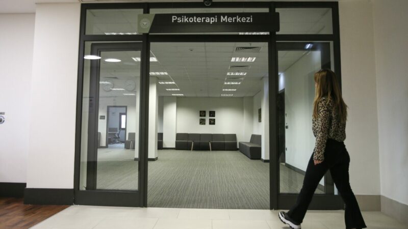 Bursa Şehir Hastanesi’nde açılan bu merkeze yoğun ilgi Sağlık Bakanlığı tarafından ruh sağlığı alanında önemli ihtiyacı karşılamak amacıyla