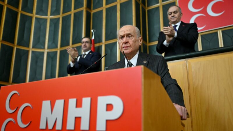 Devlet Bahçeli’den Meclis’teki yemin kavgasına tepki; ‘Yapılan siyasi eşkıyalıktır’ MHP Genel Başkanı Devlet Bahçeli Meclis'teki yemin törenindeki çıkan kavgayı