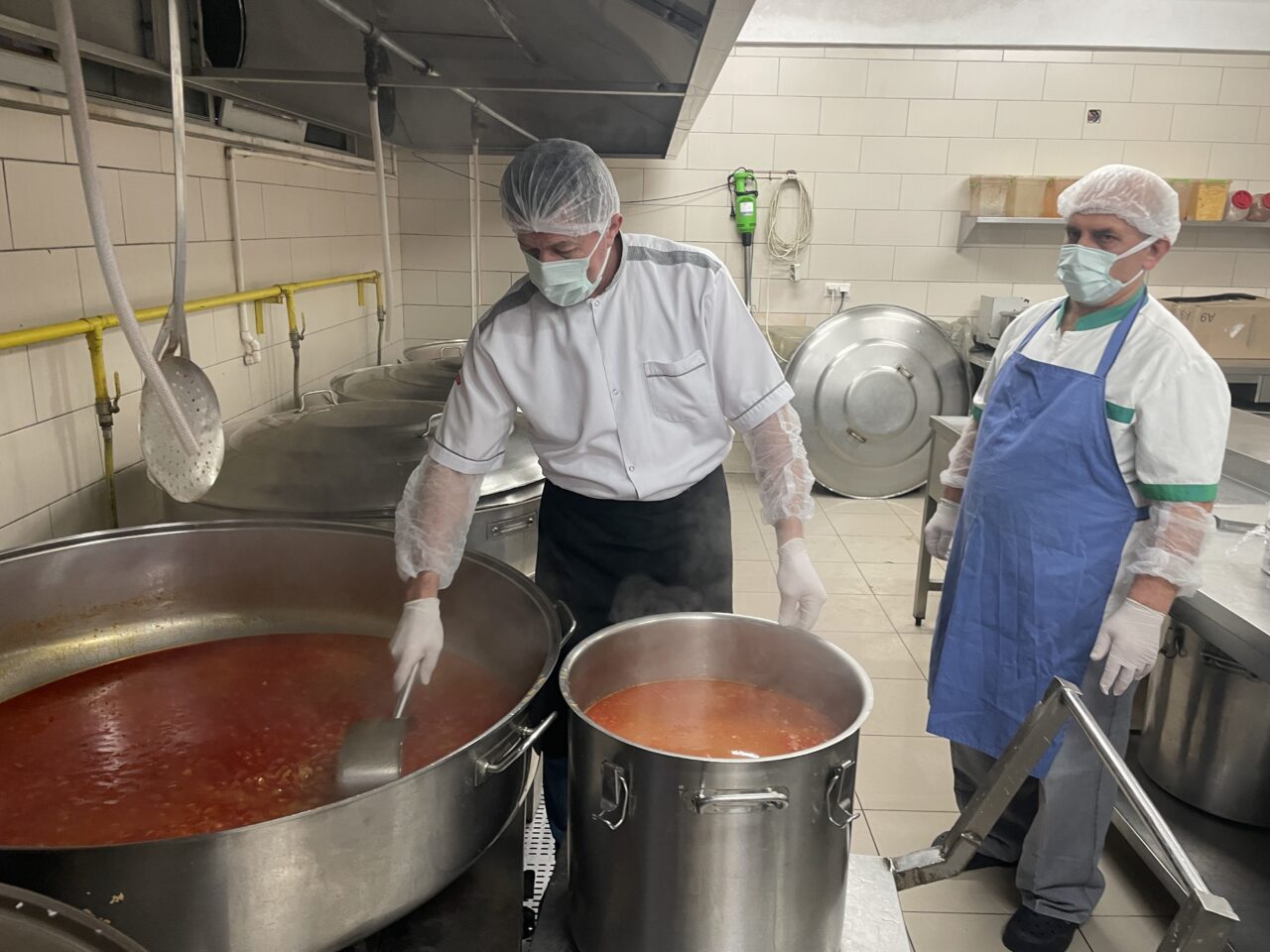 Bursa’da 35 yıllık Vakıf’tan 3 bin 500 kişiye iftar Bursa’da 35 yıllık Vakıf’tan 3 bin 500 kişiye iftar