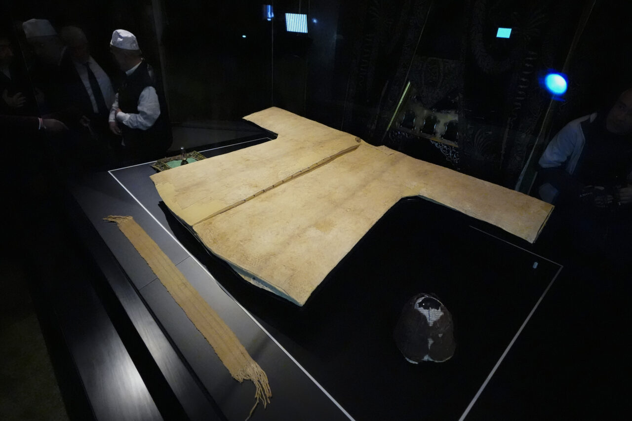 Hırka-i Şerif İstanbul’da ziyarete açıldı