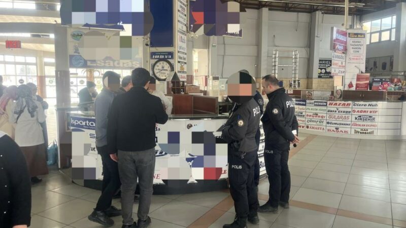Bursa’da otobüste sigara içti, cezayı yedi Bursa'nın İnegöl ilçesinde, otobüs şoförünün sigara içtiğini fark eden yolcunun