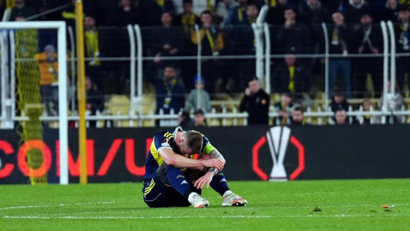 Fenerbahçe, UEFA Avrupa Ligi'nde dün oynanan Nottingham Forest maçında sakatlanan