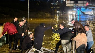 Aydın’ı sağanak vurdu